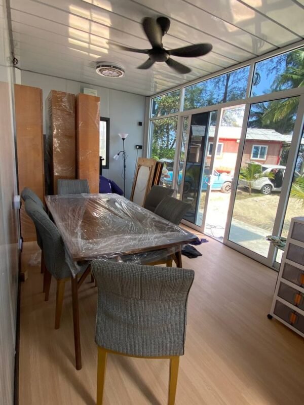 photo_6172500327077186376_y